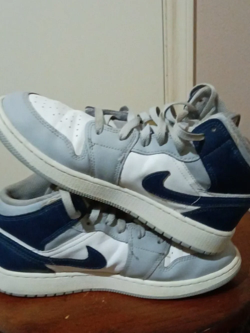 Nike Air Jordan 1 Mid Kids Mid Top Leather Gray/White/Blue 6.5Y DQ8423-104